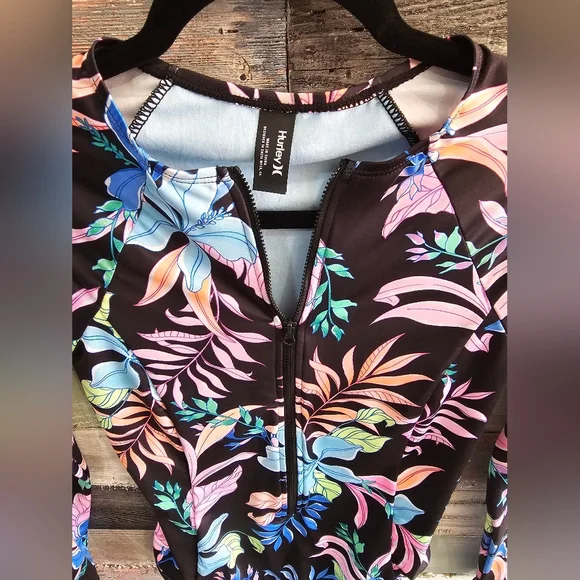 Hurley Floral Long Sleeve Swimsuit Size Medium Nwt - Picture 2 of 6